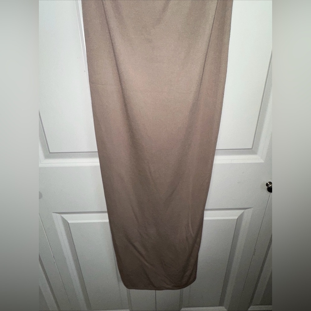 Forever 21 Lightweight Strapless Bodycon Midi Dress M Beige NWT - Picture 3 of 4